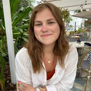 Meet your Posher, Lauren